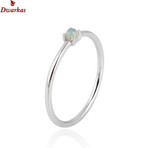 Bague en pierres précieuses opale en argent sterling 925 de conception simple classique minimaliste pour femme et fille - Product Image 2
