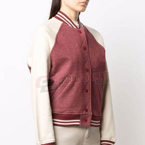 Veste universitaire pour femmes avec écusson graphique et intérieur doux Veste universitaire de style baseball pour femmes - Product Image 3