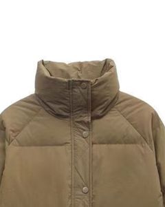 Chaqueta Acolchada Personalizada Color Caqui para Mujer, Chaqueta Corta Acolchada de Invierno con Cuello Alto, Relleno de Poliéster Cálido, Ropa de Abrigo de Moda, OEM Personalizado - Product Image 4