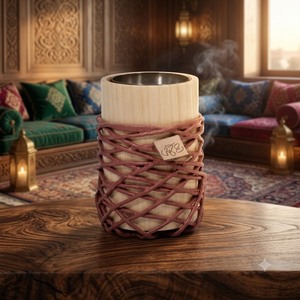 Quemador de Incienso Religioso de Madera de Sándalo Hecho a Mano con Envoltura de Bambú Tejido y Etiqueta con Monograma, para Uso en Todas las Estaciones - Product Image 1