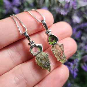 Colgante y collar de moldavita auténtico con turmalina de sandía, joyería única para el crecimiento espiritual - Product Image 2