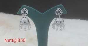 Pendientes radiantes de latón con diamantes americanos para mujer, elección de joyería de lujo para eventos nupciales y celebraciones culturales - Product Image 6