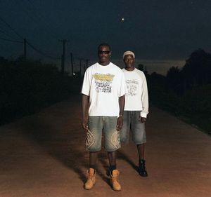 Peso pesado 240 gramos de gran tamaño Vintage estampado gráfico de talla grande Streetwear camisetas estilo Hip Hop comprimido hecho algodón pesado - Product Image 2