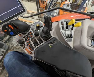 Tracteur japonais d'occasion KUBOTA M7-171 tracteurs agricoles 70HP 95HP 100HP 168HP 4x4 tracteur à roues disponible en vente discount - Product Image 5