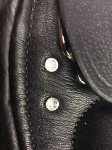 Alforjas de Cuero Negro Resistentes con Diseño Personalizado para Jinete, Construcción Robusta y Ajuste Cómodo - Product Image 6