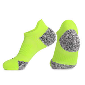 ODM Chaussettes de cheville athlétiques pour hommes Semelle en éponge rembourrée Confortable pour l'entraînement à la course Chaussette de sport anti-boursouflure quantité minimale de commande bas - Product Image 4