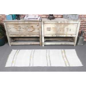 Petit tapis vintage 1,7 x 4,6 pieds, tapis turc, tapis Kilim à bordure blanche - Product Image 2