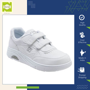 Distributeur en vrac vendant des baskets pour enfants de couleur noire et blanche chaussures d'école de sport pour garçons et filles avec sangle velcro à prix minimal - Product Image 6
