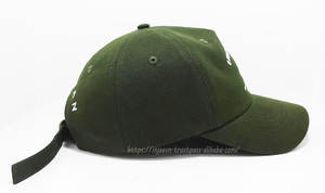 Gorra de béisbol de 5 paneles de algodón 100% verde oscuro, ala curvada de alta calidad, espalda ajustable, logotipo personalizado, imagen de calle deportiva hecha Injae - Product Image 4