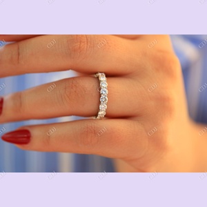 Trendy Full Eternity Moissanite Band Arrivée Shared Prong Double Basket Low-Profile Setting 2.50CTW VVS Clarity White Gold - Product Image 2