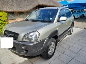 HYUNDAI TUCSON 2.0 GLS 2006 USADO, Volante a la Izquierda/Derecha - Product Image 2