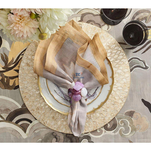 Marquis Coastal Champagne Capiz Shell Mantel individual redondo Madre de perla Mantel individual de mesa hecho en Vietnam - Product Image 5