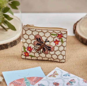 Petite pochette à monnaie rose perlée pour célébrations et événements – Pochette zippée perlée vintage, durable, avec coutures et broderies - Product Image 6