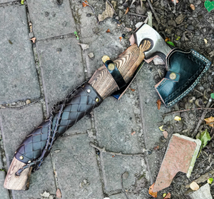 Hacha Vikinga con Barba Hecha a Mano Personalizada de Thewizcrafts, Cabeza de Acero con Alto Contenido de Carbono, Mango de Madera de Fresno, Funda de Cuero, para Campamento al Aire Libre - Product Image 2