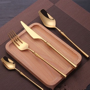 Ensemble de couverts en acier et cuivre - Design élégant pour les dîners de fête, qualité supérieure, léger et écologique - Product Image 6