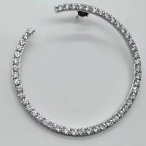 Boucles d'oreilles diamant Moissanite blanche de forme ronde en argent 925 - Product Image 1