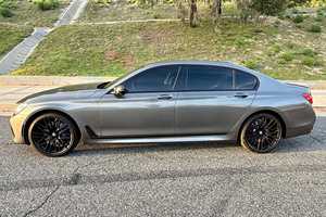 BMW 750i 2018 d'occasion, V8 biturbo, très bien équipée, provenant de Californie - Product Image 3