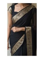 Nouveautés : Sari en crêpe de viscose avec chemisier assorti. Le viscose, contrairement aux tissus synthétiques, est respirant et très absorbant.