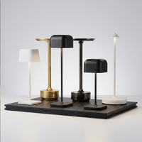Lampe de table d'hôtel portable de luxe avec station de charge sans fil, capteur tactile, LED sans fil à intensité variable pour restaurant, café, bar