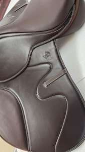 Silla de Montar a Caballo de Cuero Premium Hecha a Medida, Duradera y Cómoda, Elaborada por Expertos para Todos los Jinete, Pedidos al por Mayor OEM - Product Image 6