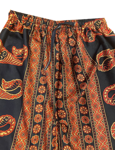 Pyjamas en soie à la mode pour femmes Pantalon ample de style Boho pour un voyage relaxant ou un yoga Vêtements de nuit doux et fluides - Product Image 6