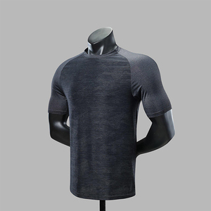 ชุดฟุตบอลเสื้อยืดผู้ชายเสื้อฟุตบอลแบบย้อนยุควินเทจคลาสสิก - Product Image 4