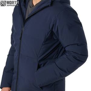 Veste matelassée personnalisée pour hommes Streetwear à capuche épais et imperméable à manches régulières avec des vêtements personnalisés à la mode en duvet de canard - Product Image 2