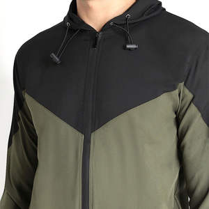 Chándal Deportivo para Hombre de Diseño Liso de Primera Calidad en Oferta, Fabricado por un Proveedor Pakistaní - Product Image 2