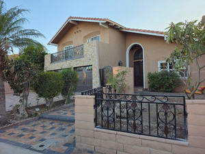 Barandilla de balcón de hierro forjado de alta gama con diseño personalizado, detalles forjados a mano y acabado recubierto de polvo para elegancia al aire libre - Product Image 5