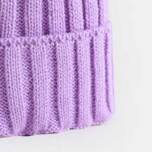 Chapeau d'hiver doublé en satin fausse fourrure tricoté Pom Pom Beanies Chapeau femmes chaud hiver bonnet en tricot - Product Image 4