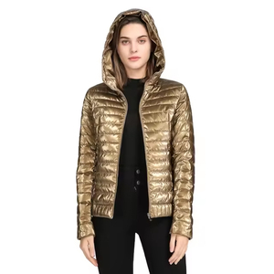 Chaqueta Acolchada Blanca Brillante Dorada para Mujer, Impermeable, Bordado Satinado, Diseños Personalizados, Alta Calidad, Nuevo Diseño de Moda Otoñal - Product Image 2