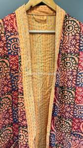 Robe longue matelassée unisexe vintage florale Kantha faite à la main, respirante, avec rembourrage en coton, pour l'hiver et la plage - Product Image 3