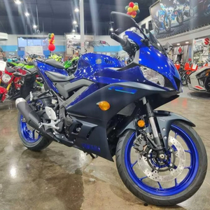 Achetez maintenant la nouvelle moto sportive Yamaha YZFR3 2024 à vendre avec GARANTIE - Product Image 3