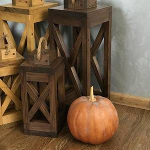 Grande lanterne à bougie en bois rustique vintage Bougeoir suspendu écologique pour usage intérieur et extérieur fait à la main en Inde - Product Image 3