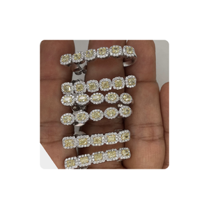 Boucles d'oreilles en or blanc 14 carats avec diamants jaunes et blancs naturels Bijoux élégants en diamant jaune naturel - Product Image 3