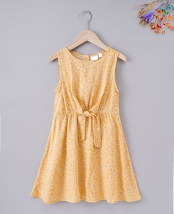 Robe d'été en mousseline de soie à fleurs pour filles, sans manches, coupe trapèze, mini, en coton respirant, avec boutons, motif jaune, pour enfants - Product Image 2
