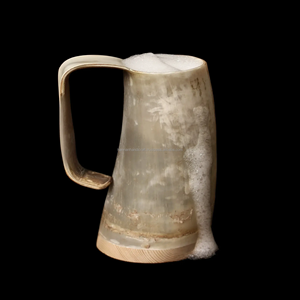 Chope à bière en corne naturelle polie de style animalier antique pour fêtes, taille personnalisable - Product Image 3