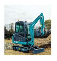Excavadora Sunward SWE 20F/FED de uso pesado, construida con una batería de litio confiable y un mecanismo de acoplamiento rápido.