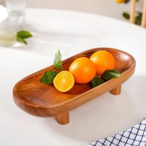 Plateau de service en bois avec touche moderne Finition élégante Léger et parfait pour servir des aliments à toute occasion spéciale - Product Image 4