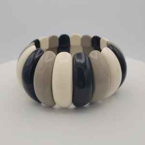 Brazaletes de resina ligeros fabricados en la India, cómodos accesorios de joyería de moda para usar durante todo el día a granel - Product Image 4