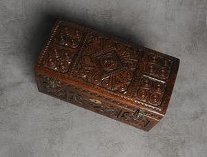 Grande boîte en bois au design spacieux, idéale pour les vêtements, jouets, documents et rangement polyvalent - Product Image 4