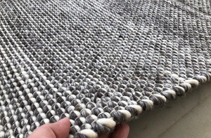 Tapis en laine naturelle non teint à la mode grande taille tissé à la main Style moderne Pile plate pour les intérieurs de porte de salle de prière chic - Product Image 5