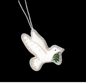 Adorno Textil Bordado a Mano con Diseño de Aves, Estilo Zari, Hecho en India, para Decoración Festiva, Regalos y Exportación - Product Image 3