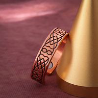 YL Vente chaude transfrontalière Bague unisexe ouverte haut de gamme en cuivre plaqué cuivre rouge antique, motif créatif, aimantée, style rétro et tendance