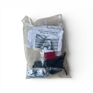 Kit de montage de pare-brise neuf pour moto Peugeot Belville 125/200/2017 ART 3245/PA 3247/E - Product Image 1