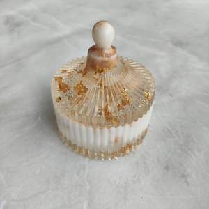 Cylindre de style animal, luxe, fait à la main, électroplaqué, nervuré, en corne avec couvercle - Product Image 1