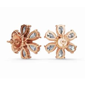 ต่างหูดีไซน์รูปกลีบดอกไม้ประดับเพชรทรงลูกแพร์  ทอง 9KT 14KT 18KT  ผลิตจากเพชรเลี้ยงในห้องปฏิบัติการ  ขายส่ง รับผลิตแบบ OEM สำหรับธุรกิจ B2B ส่งออก - Product Image 3