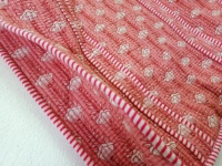 Sacs fourre-tout 100% coton matelassés kantha cousus sur mesure adaptés aux magasins d'accessoires de mode pour la revente