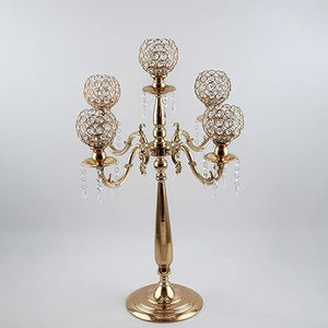 Magnifique Candelabre de Mariage Artisanal en Aluminium à 5 Bras avec Bols en Cristal, Finition Dorée, Couleur Personnalisable, Taille Personnalisable, Gravure Typographique - Product Image 6