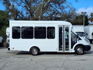 Camión Semirremolque Transit 350 HD Starcraft Shuttle, Listo para Transporte, Bajo Kilometraje, Gasolina/Diésel, Volante a la Izquierda/Derecha, Envío Mundial - Product Image 2